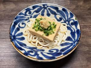 姜葱醤厚揚げ豆腐の冷やしぶっかけうどん