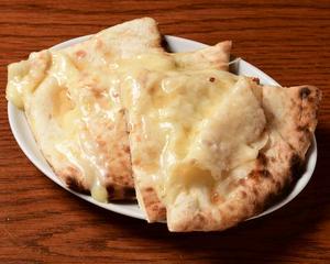 チーズナン Cheese Nan (一番人気)
