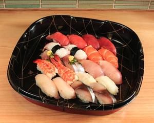 生本まぐろ4貫入り20貫セット 20 Piece Set with 4 Pieces of Raw Bluefin Tuna