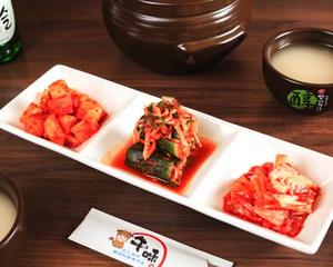 キムチ盛り合わせ Assorted Kimchi Platter