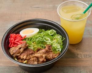 ソーキまぜそば+シークワーサージュース