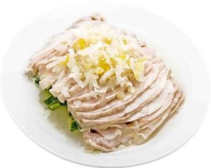 蒸し鶏ネギソースかけ