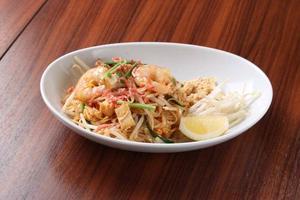 パッタイ 海老入りタイ焼きそば Pad Thai (Stir-Fried Noodles)