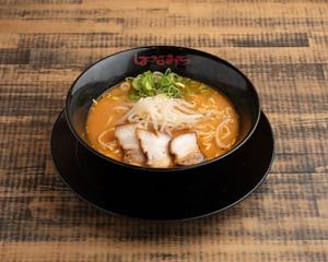【贅沢赤みそ】ラーメン