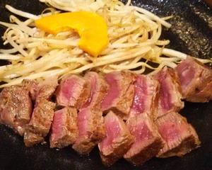 Cセット(黒毛和牛サーロインステーキ100g +ガーリックライス150g+彩サラダのセット)※ステーキのやさいはつきません