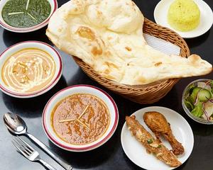 Dセット(カレー3種とタンドリー) D Set (3 Types of Curry and Tandoori)