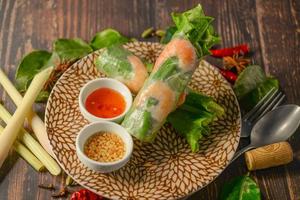 ベトナム風生春巻き2P Vietnamese-Style Fresh Spring Rolls (2 Pieces)