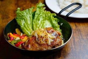 チーズハーフチキンステーキ弁当(120g)120g Chicken Cheese Steak Box