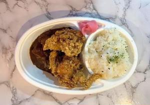 唐揚げ2個カレー