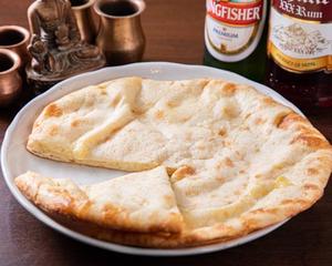 チーズナン Cheese Naan