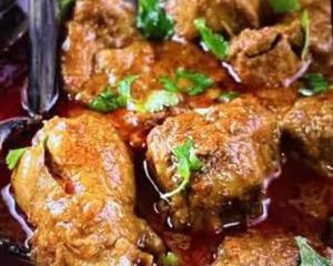 マニさんスペシャル・骨付きチキンのカレー/Chicken With Born Curry