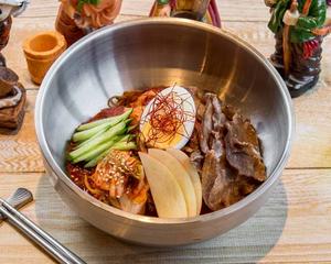 牛タンのビビン冷麺