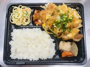 チキンカツ煮弁当