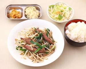 レバニラ弁当