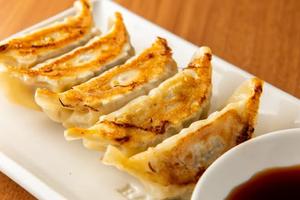黒豚餃子 Black pork dumplings