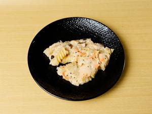 サーモンのクリームソース(ショートパスタ)