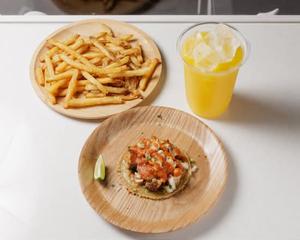 ポークカルニタスタコス+ポテトフライ+オレンジジュースセット