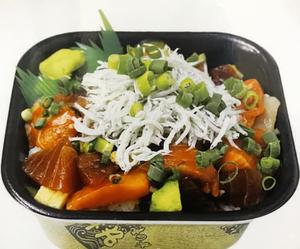 丼丸 バラしらす丼