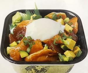 丼丸 バラ温玉丼
