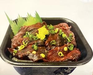 丼丸 クジラ丼