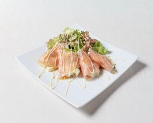 生ハムとスモークチーズポテトサラダ