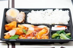 白身魚のピリ辛炒め弁当 Spicy Whitefish Stir-Fry Bento Box