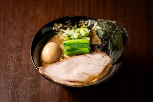(塩)半熟味玉入りラーメン
