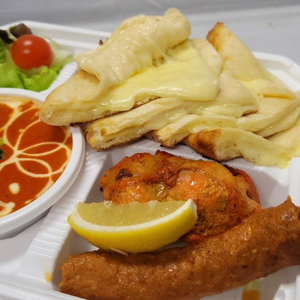 スペシャルタンドリーチーズナンカレー弁当