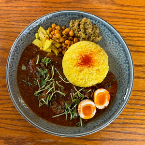 気まぐれカレー スパイス玉子のせ