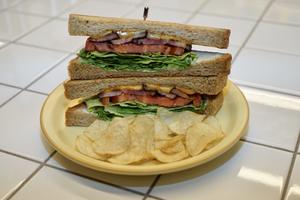 BLT＆チーズ サンドイッチ