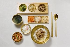 彩りナムルと牛プルコギのビビンバ定食