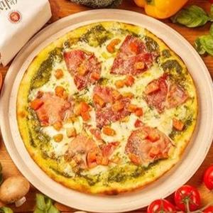 生ハムのジェノバピッツァ Genovese pizza with prosciutto