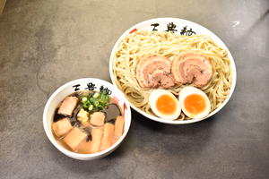 黒 特製濃厚魚介つけ麺