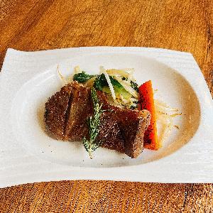 アンガスビーフステーキ ONLY BEEF STEAK T300g