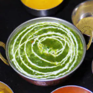 チキンほうれん草カレー Chicken Palack Curry