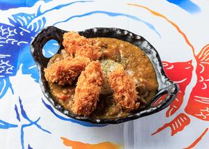 カキフライと発酵牛すじカレー