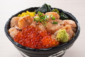 6.いくらと炙りトロ肉ホタテ丼