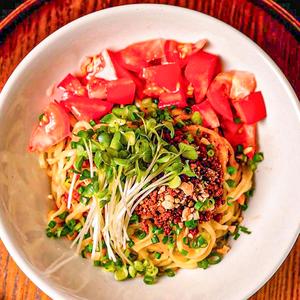 トマト汁なし担担麺