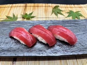 本鮪赤身にぎり3貫 3 pieces of lean tuna nigiri