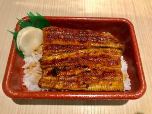 うなぎ弁当(中)