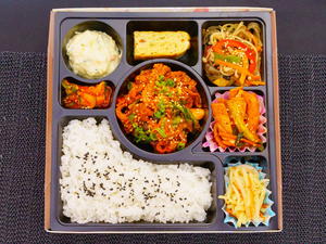 豚肉ピリ辛炒め定食弁当   