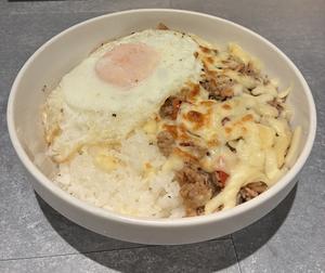 焦がしチーズガパオライス