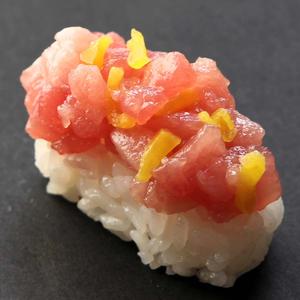 柿家すし 落ちとろたくにぎり