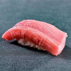 中トロ握り(一巻)