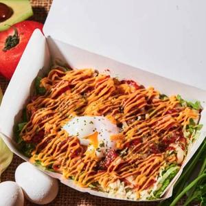 【当店人気No.3】たっぷりチーズでコク旨！レッドチェダーチーズでリゾット風！(濃厚温玉チーズタコライス)