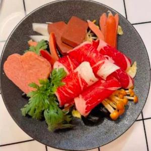 牛肉マーラータン+ライス/肥牛冒菜+送一米