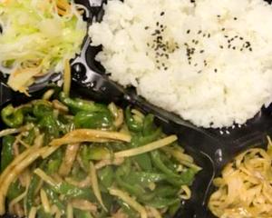 お弁当 牛肉とピーマン炒め