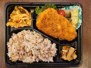 ささみカツ弁当プリンつき