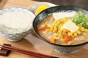 コーンバター豚汁とろろごはん定食