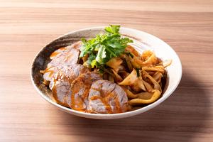 油淋牛肉刀削麺